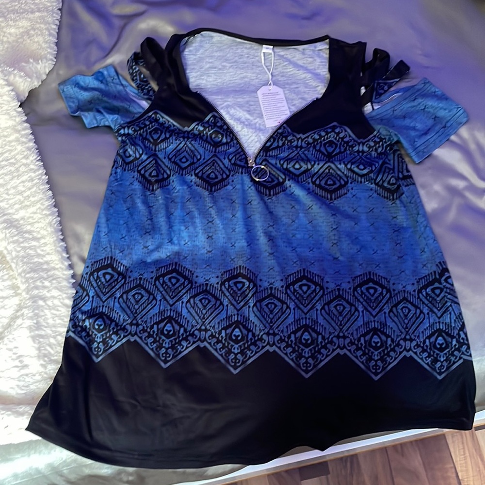 Never worn cute top